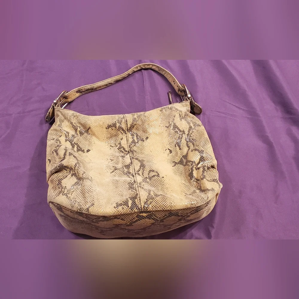 **FREE with Any Purchase!**Snakeskin print handbag - Picture 3 of 11